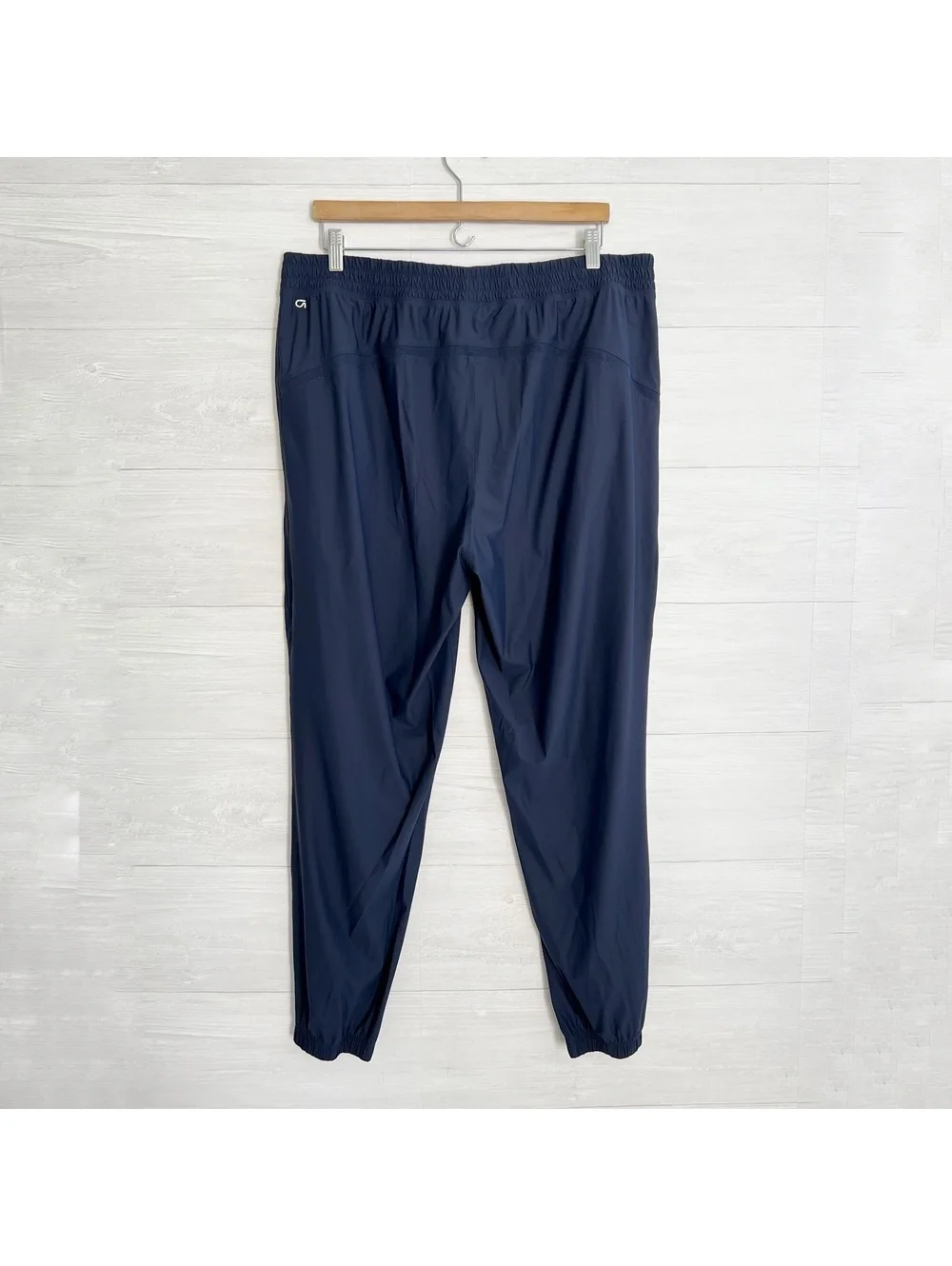 GapFit Men’s Navy Performance Jogger Pants XL Zip Pockets Mesh Panel